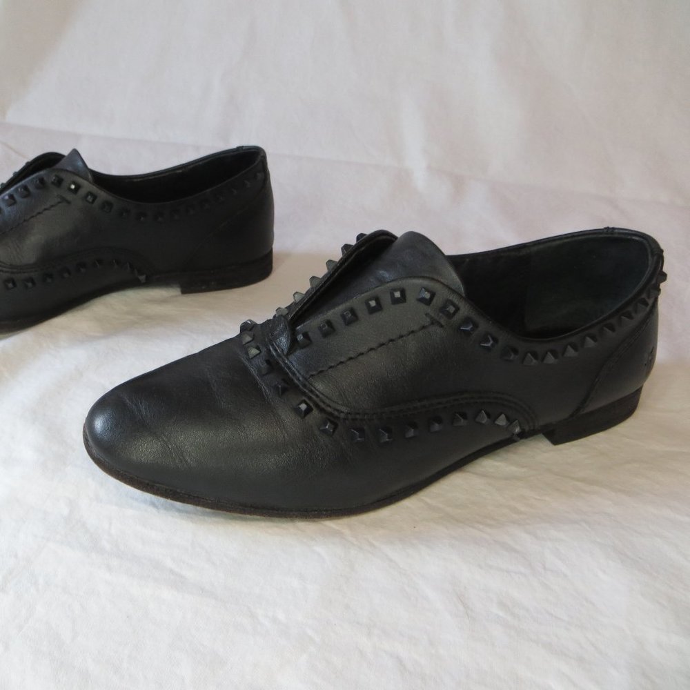 Frye Terri Slip On Oxford Leather Black Studs US 6, 36